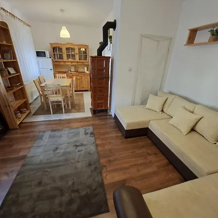 Apartalatt Vendeghaz 에게르